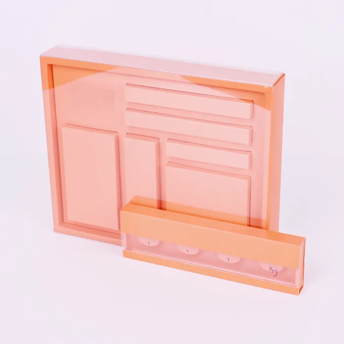 Emballasje for hudpleieboks